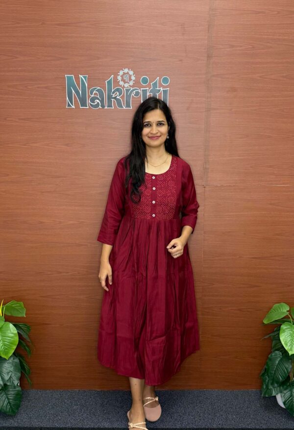 N724-1 Feeding designer frock