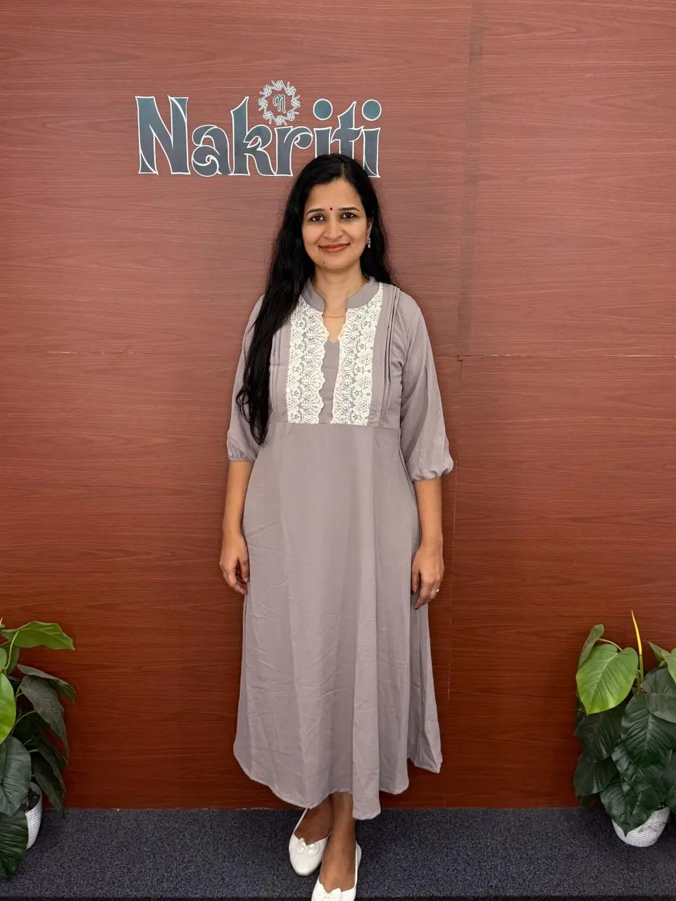 A line kurti with crochet lace design