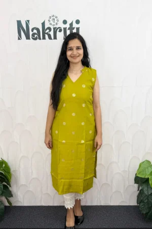 Collard soft silk kurti